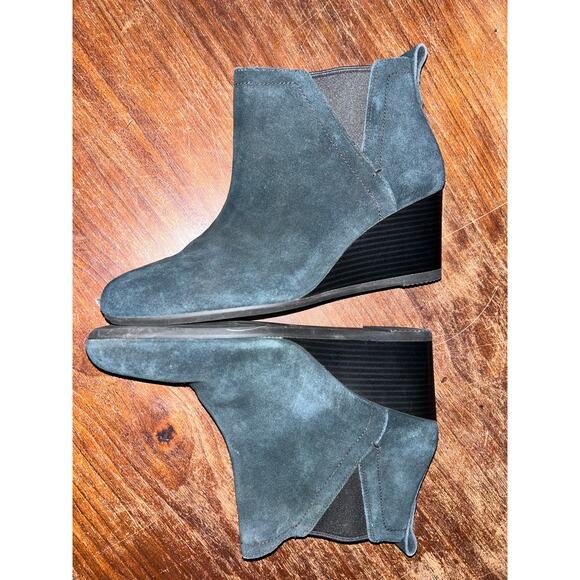 Vionic Paloma Suede Wedge Booties Black 8.5 Weather Resistant Zip Heel 2.75” NWT - Picture 8 of 8